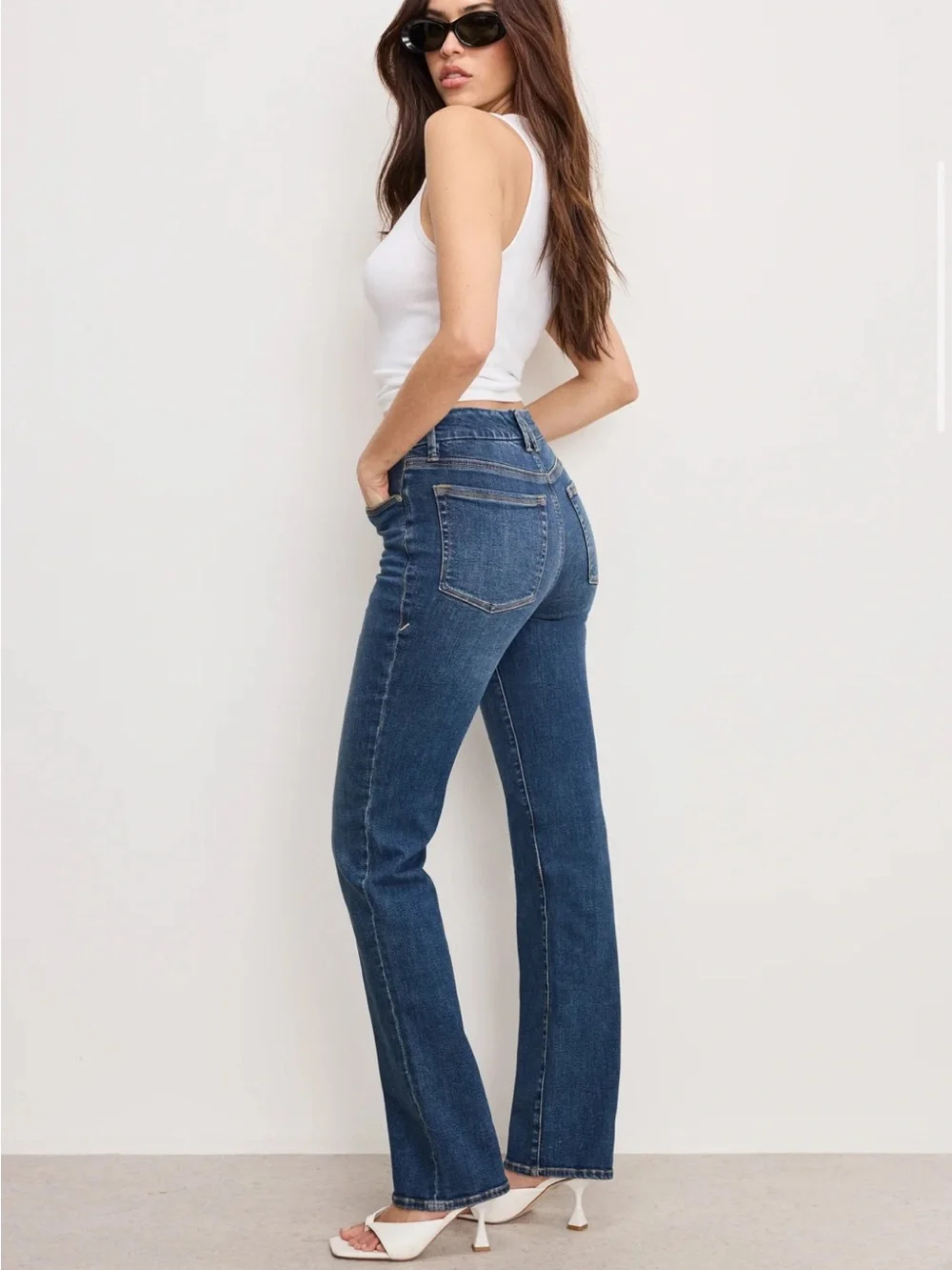 Good American Straight Leg Jeans in Dark Blue Wash size 8 - Picture 2 of 9